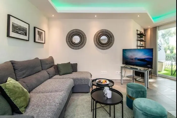 First Floor Apartment With 2 Bed location