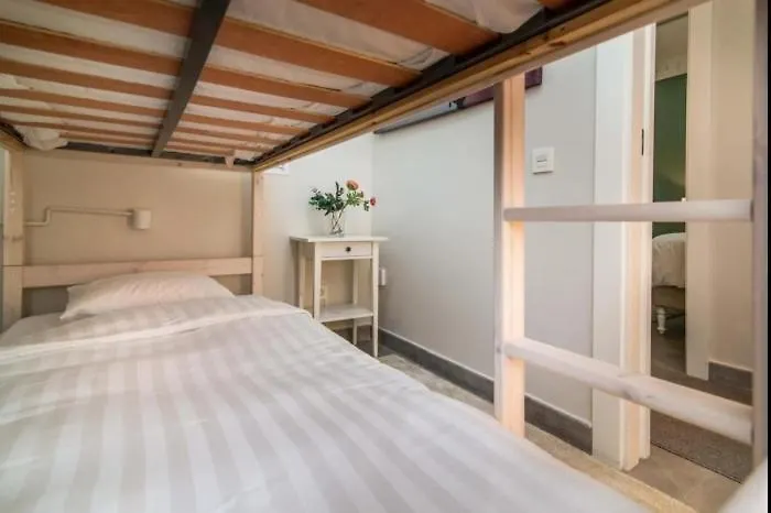 First Floor Apartment With 2 Bed 马尔韦利亚